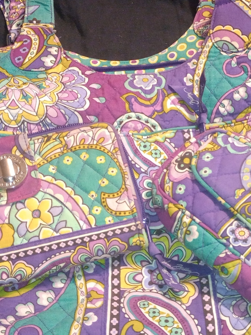 Vera 🎨 Bradley Vibrant Paisley Quilted Travel Set:  Bag, Wallet& Cosmetics Bag